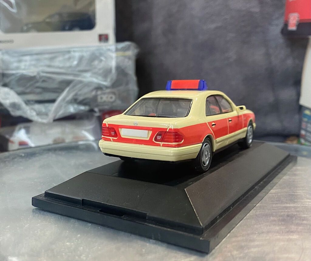 Mercedes, 1995 il, 1:43, Dəmir, Ödənişli çatdırılma — Modellar, Bakı (7)
