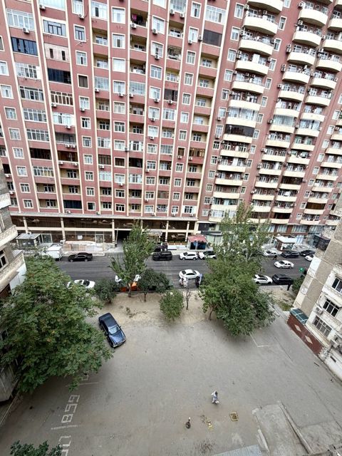 Satılır 2 otaqlı köhnə tikili 65 m² — Bakı