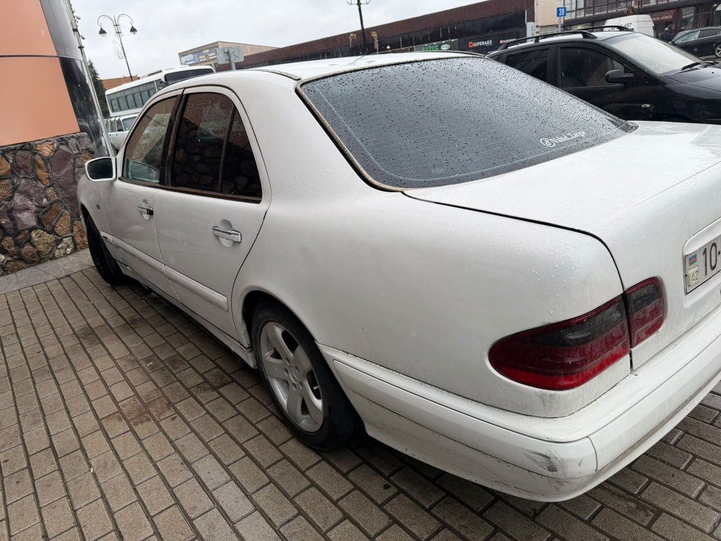Mercedes E 220, 2.2 L, 1995 il, 500 000 km — Avtomobillər, Quba (4)