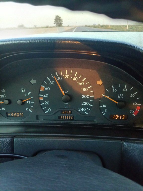 Mercedes E 230, 2.3 L, 1996 il, 560 000 km — Avtomobillər, Ucar (2)