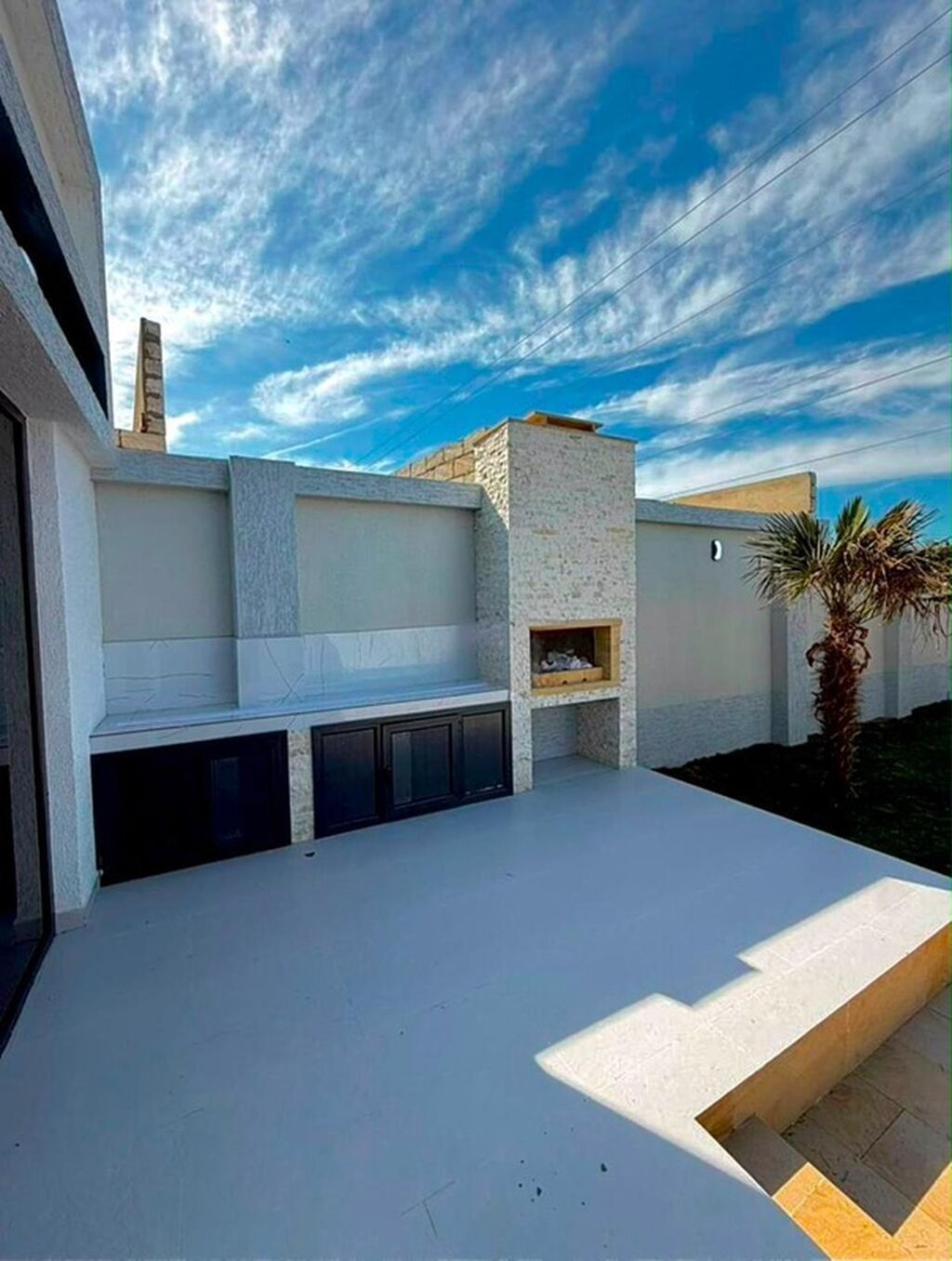 Müasir tərzdə layihələndirilmiş həyət evi - Geniş, tam hasarlanmış — Ev, villa, Bakı (5)