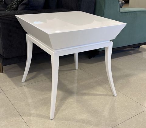 Jurnal masası GV-3, ağ, 60x60 sm — Bakı