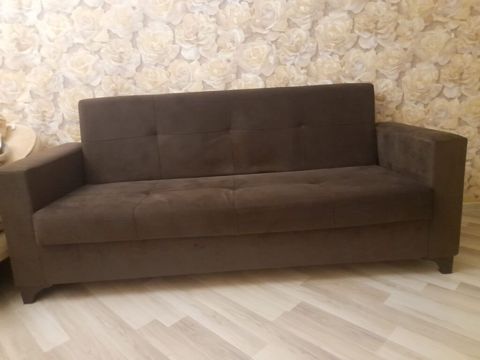 Qəhvəyi rəngli 3 nəfərlik divan - Minimalist, düz xətli dizayn; qalın — Bakı