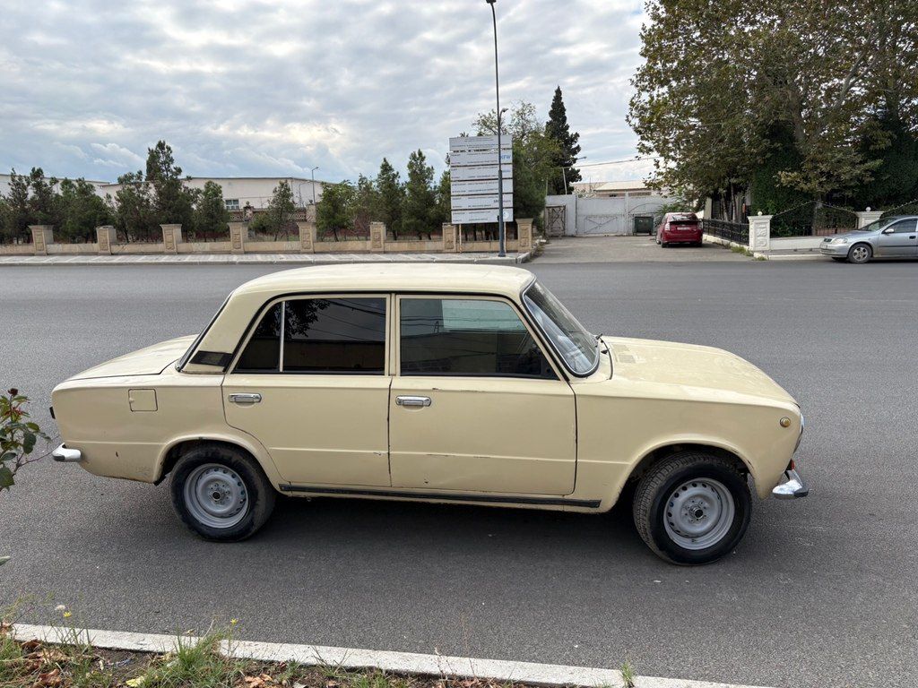 Lada (VAZ) 21011, 1.3 L, 1985 il, 160 000 km 20-DL-841 — Avtomobillər, Gəncə (5)