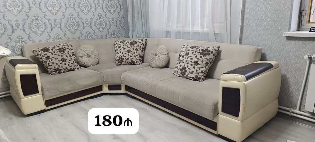 Divan satılır 180₼. Bazalıdır. Ünvan Yasamal. 0257. Fatimə99 E — Divanlər, Bakı