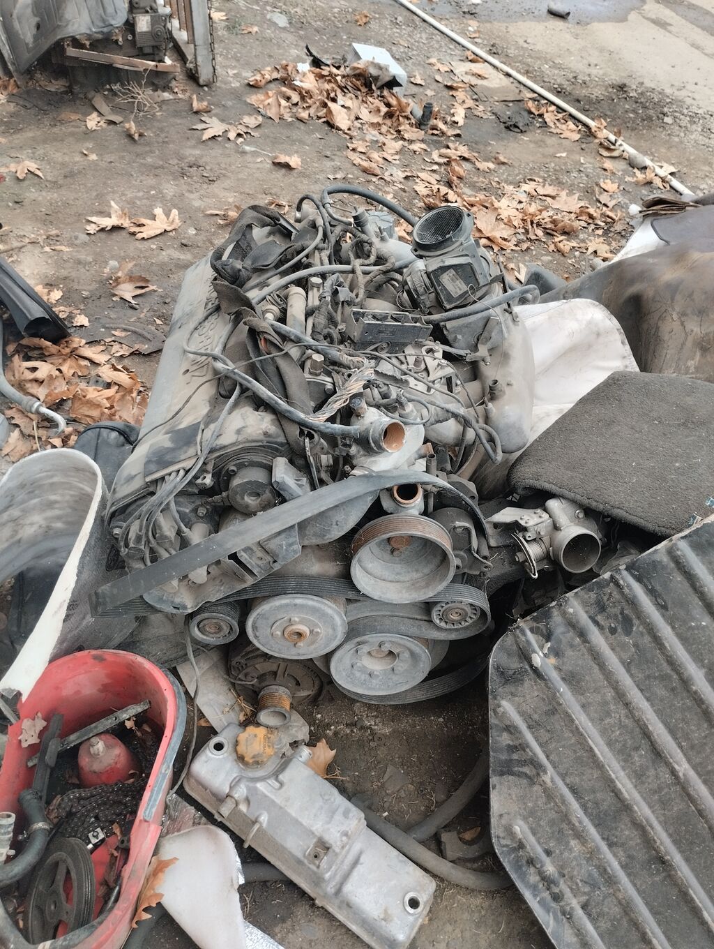 Mercedes-benz benzin mühərriki satılır. Xüsusiyyətlər: - Marka — Mühərriklər, Gəncə (2)