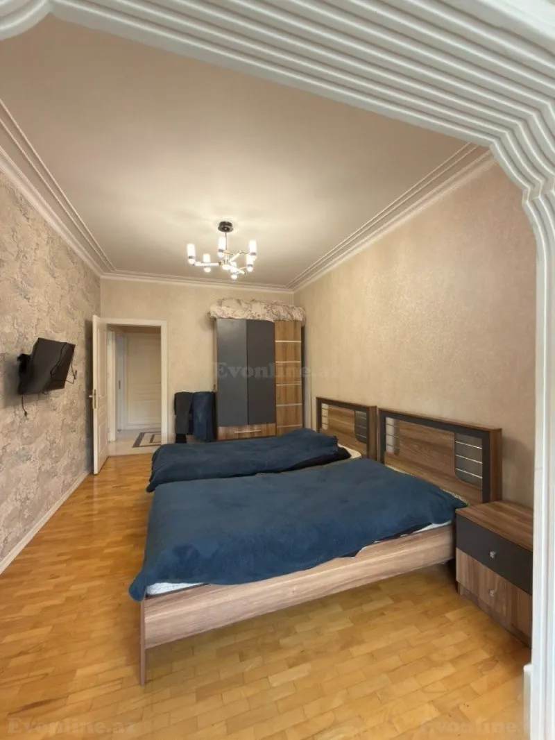 Satılır 4 otaqlı Mənzil Köhnə tikili 115 m² Bakı, Nərimanov r — Mənzil, Bakı (8)