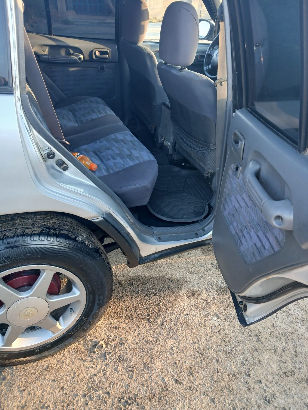Toyota RAV4: 2 l 1997 il Ofrouder/SUV — Avtomobillər, Bakı (8)