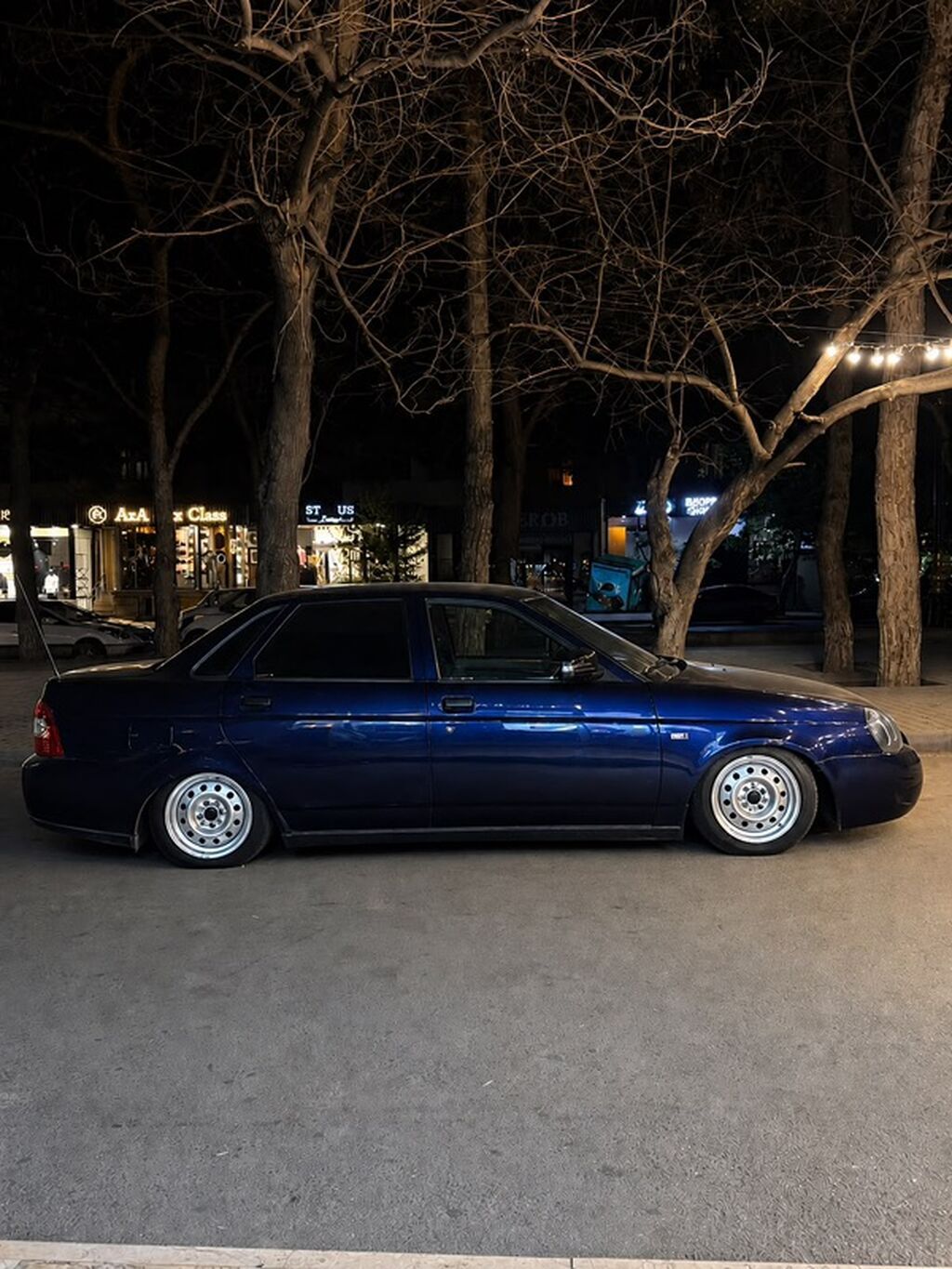 Lada Priora sedan – tünd göy rəng, AZ nömrə nişanı 99 XJ 295. Maşın — Avtomobillər, Bakı (4)