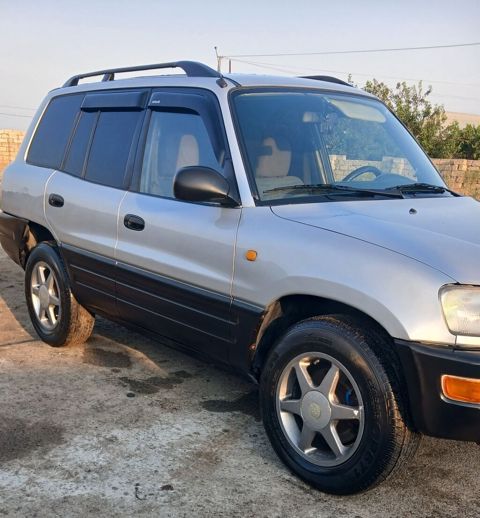Toyota RAV4: 2 l 1997 il Ofrouder/SUV — Bakı