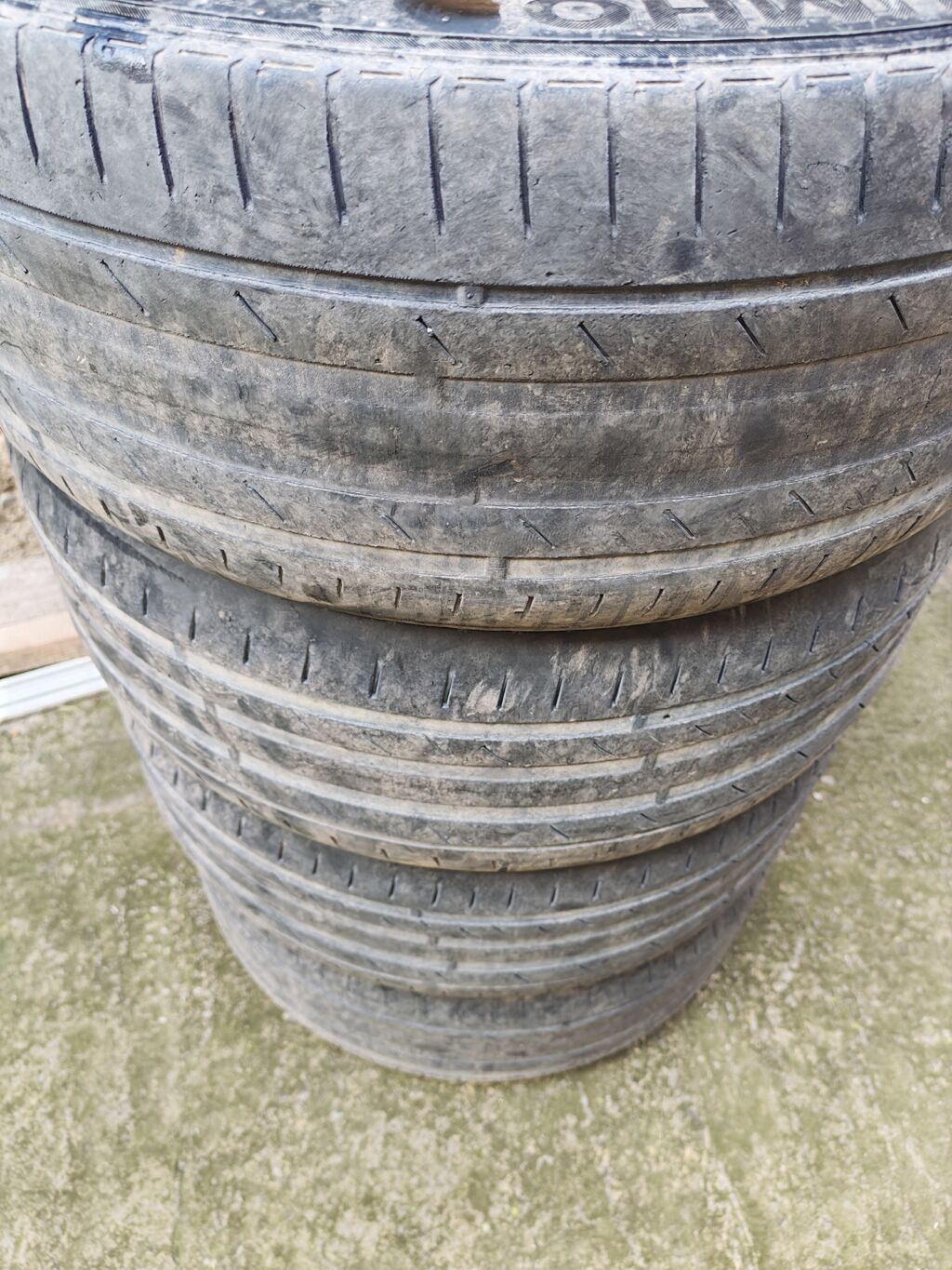 Kumho avtomobil şinləri dəsti - Ölçü: 235/45 ZR17 - Yük/sürət — Şinlər, Gəncə (2)