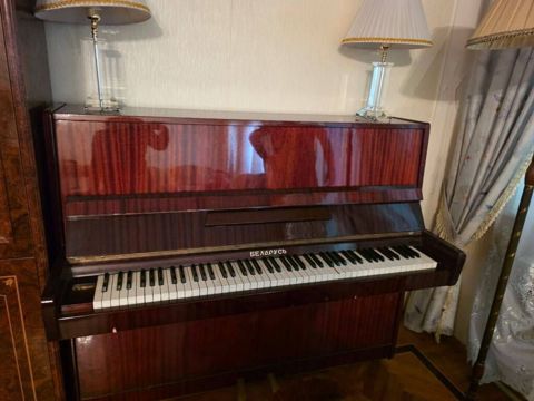 Pianino 150 azn Azadlıq metrosu 8 ci mkr lale 2 kod 42 — Bakı