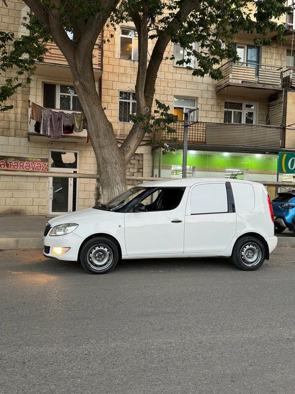 Skoda Roomster, 1.4 L, 2013 il, 360 000 km — Avtomobillər, Bakı (3)