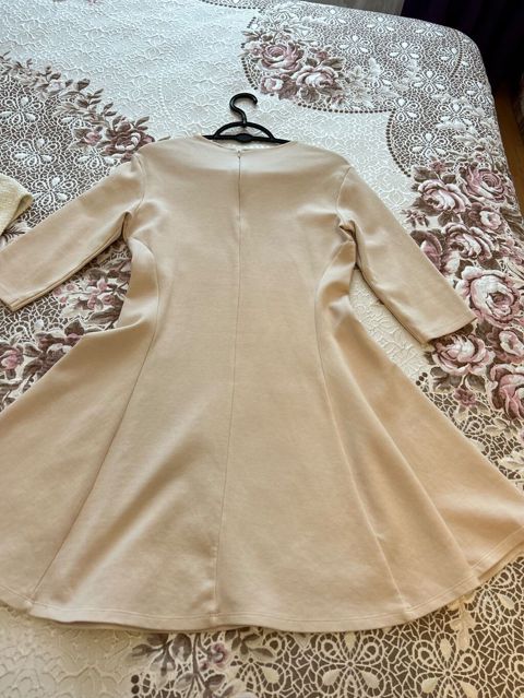 Bej rəngli qadın paltarı, Zara markası - Stil: A-kəsimli, yüngül — Bakı