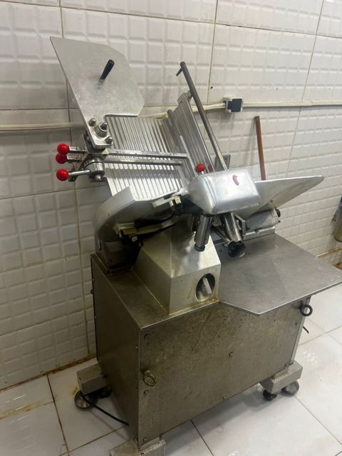 *Seva Xırdalan* Boyuk slayzer satilir. BU slayzer boyuk kolbasa — Bakı