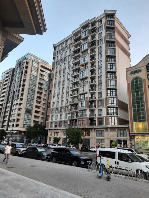Satılır 3 otaqlı yeni tikili 112 m² — Bakı
