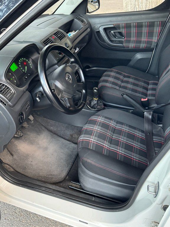 Skoda Roomster, 1.4 L, 2013 il, 360 000 km — Avtomobillər, Bakı (12)