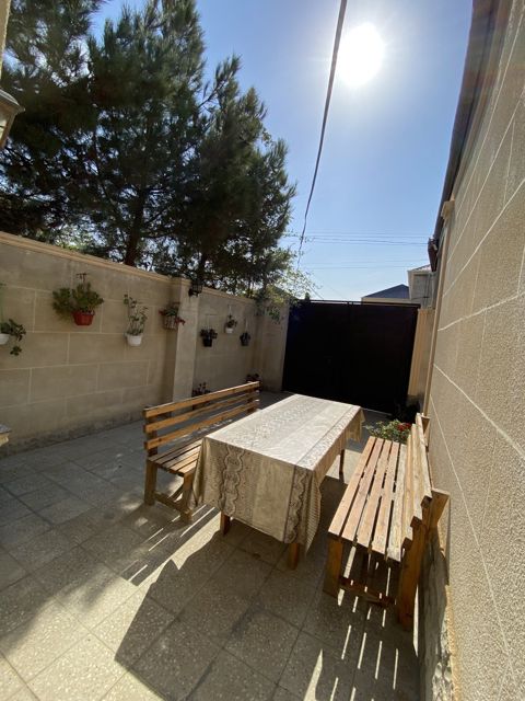 Satılır 4 otaqlı həyət evi/bağ evi 120 m² — Bakı