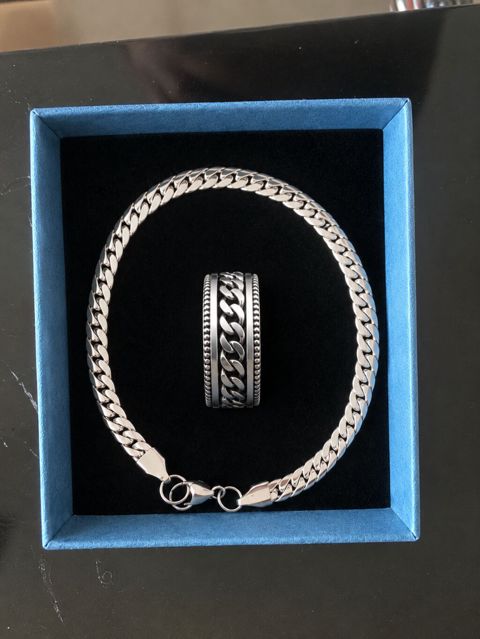 Dəstə daxildir: Üzük, Swarovski — Bakı