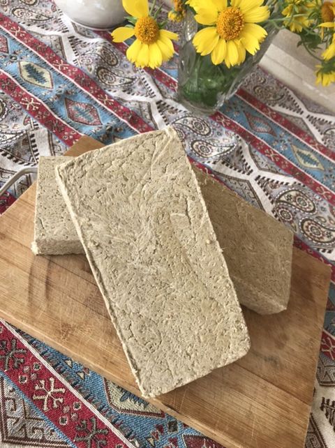 Məhsul: Halva (kəhrəba lifli strukturlu, plitə formasında) Təsvir — Novxanı