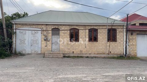 Həyət evləri Satılır Gəncə, Gülüstanda təmirli kürsülü həyət evi, 4 otaq, 203 m² — Gəncə