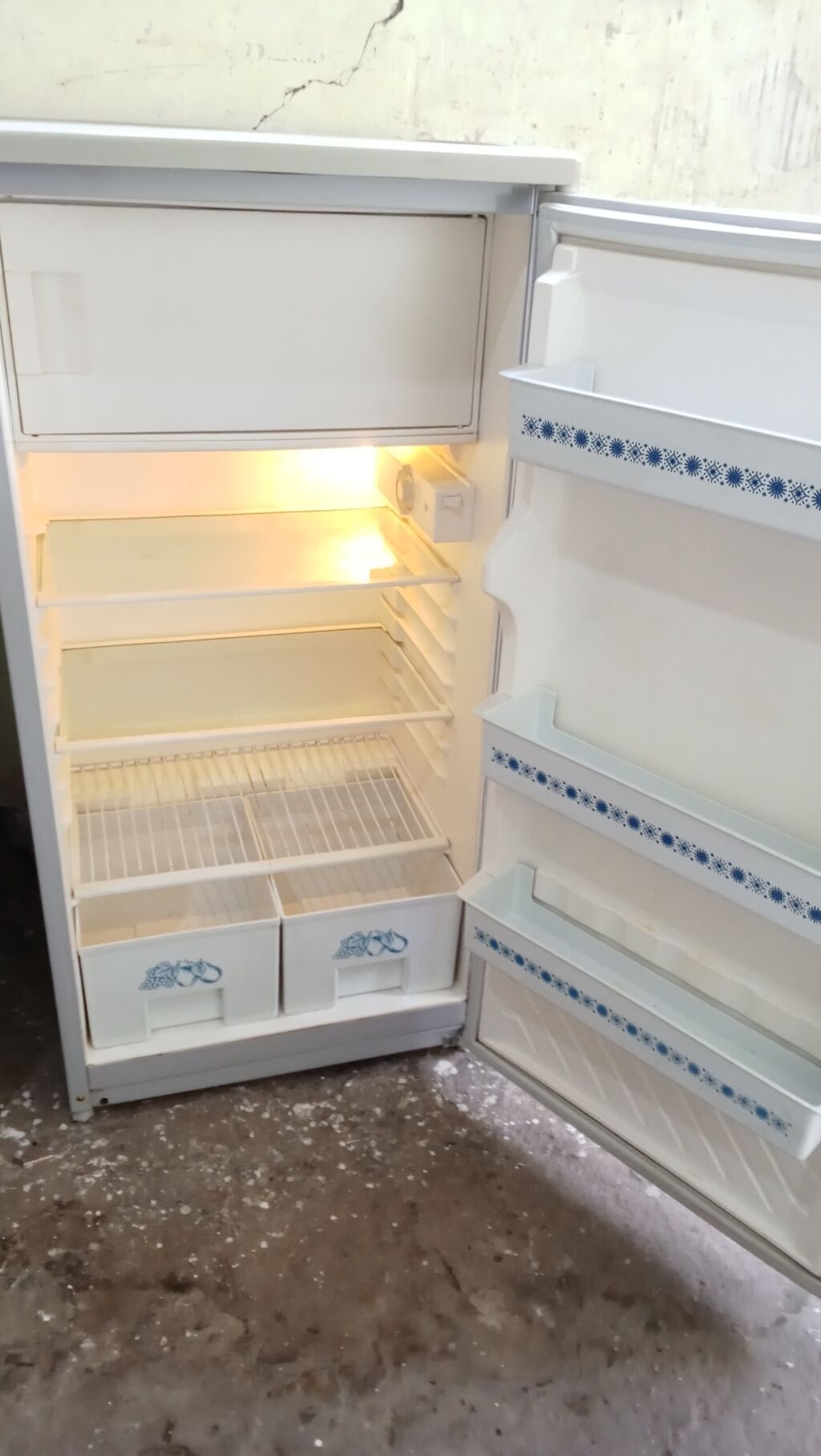 Soyuducu əla işlək vəziyyətdədir təzədən seçilmir. 60/120 cm — Soyuducular, Bakı (2)