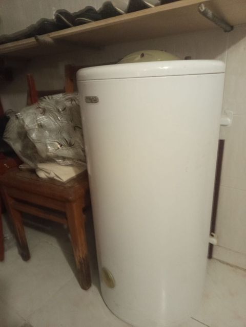 Elektrikli su qızdırıcısı (boiler) Çatdırılma var(yalnız maşın pulu) — Bakı