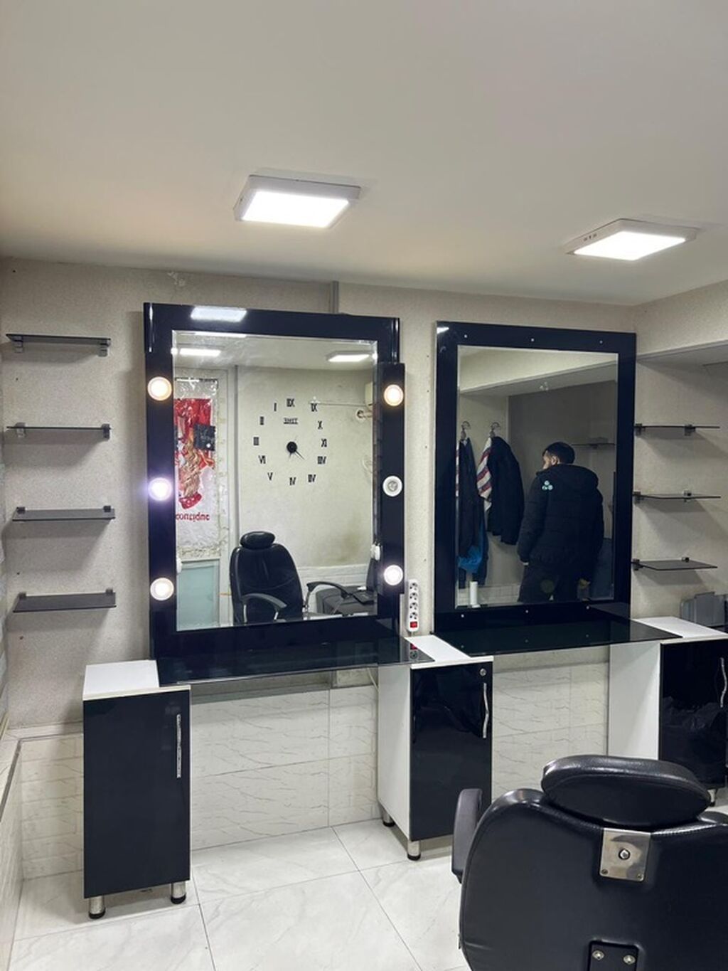 Salon üçün iki postlu bərbər/vizaj güzgü dəsti - Dəst: yanaşı — Salon mebeli, Bakı (4)