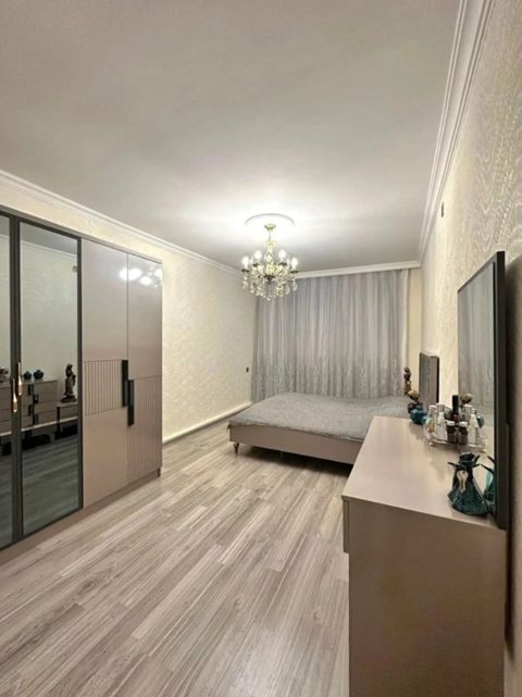 Satılır 2 otaqlı köhnə tikili 70 m² — Bakı