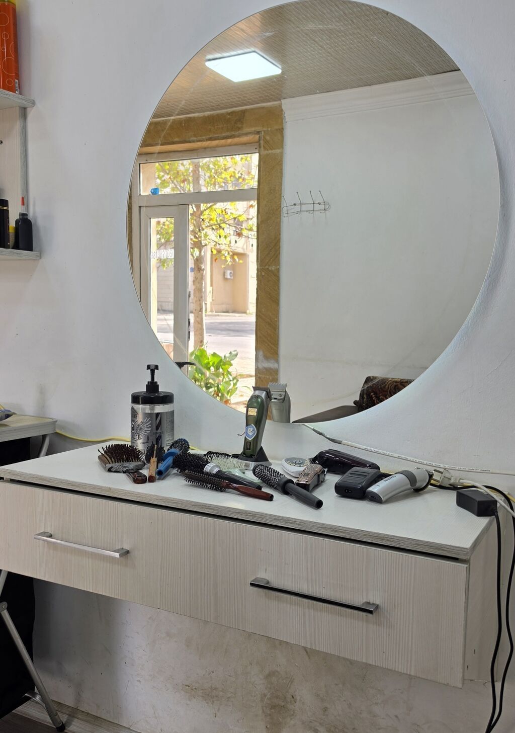 Salon üçün divara quraşdırılan güzgü və iş masası dəsti - Dəyirmi — Salon mebeli, Gəncə (2)