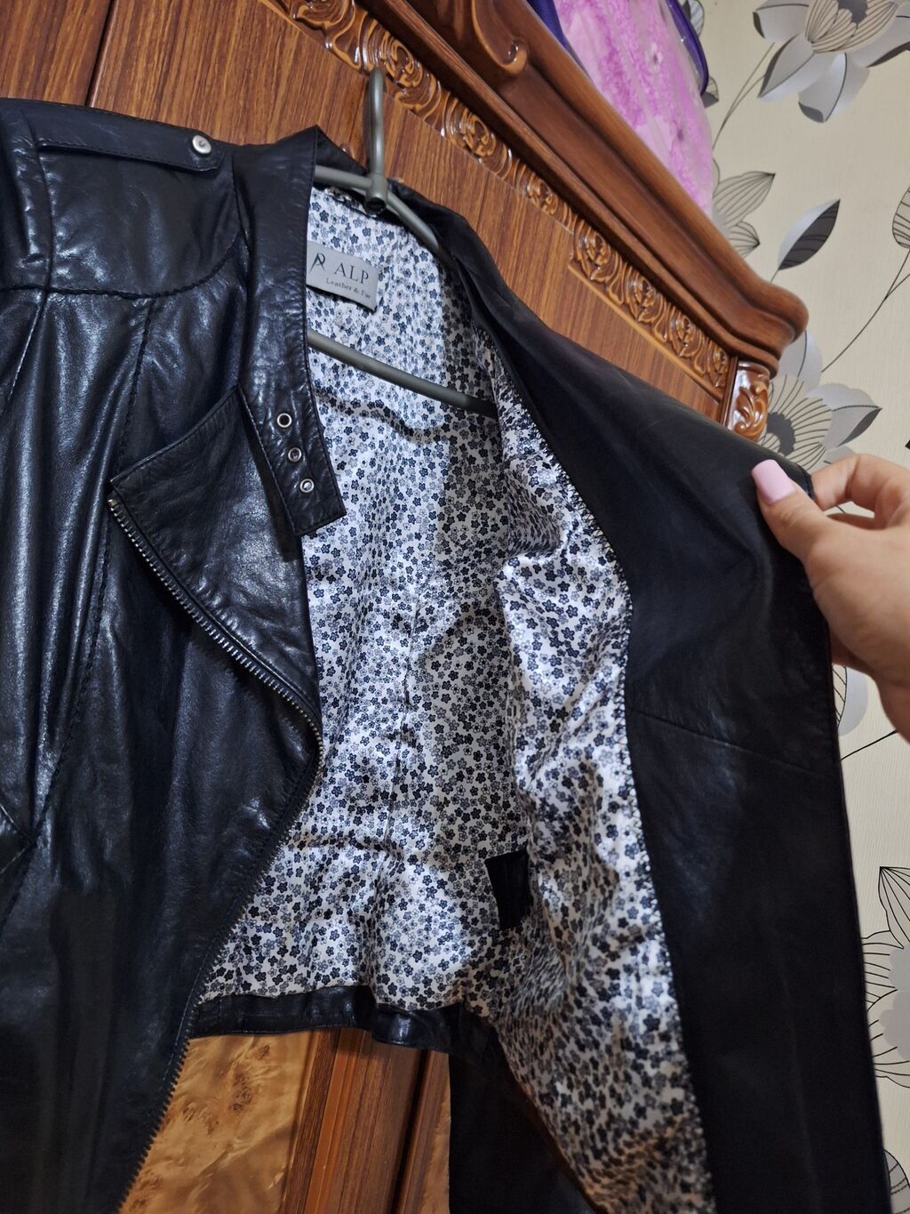 ALP Leather & Fur qadın dəri gödəkçə - Rəng: qara - Material — Jaketlər, Yevlax (3)