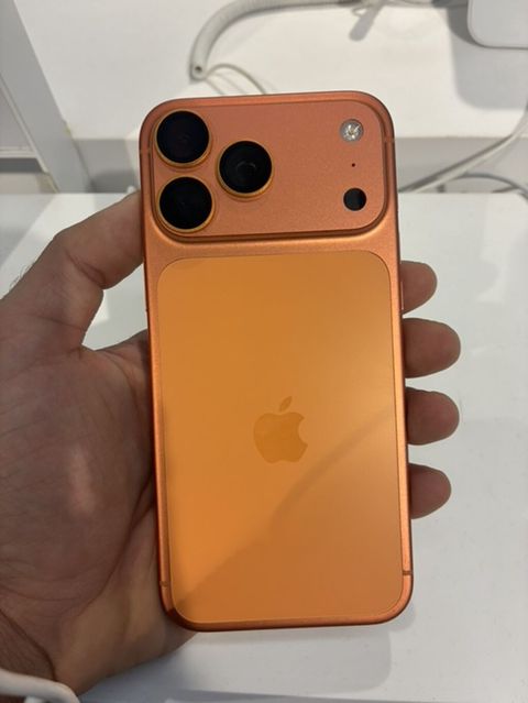 IPhone 17 Pro Max, 256 GB, Narıncı, Zəmanət, Simsiz şarj, Face ID — Bakı