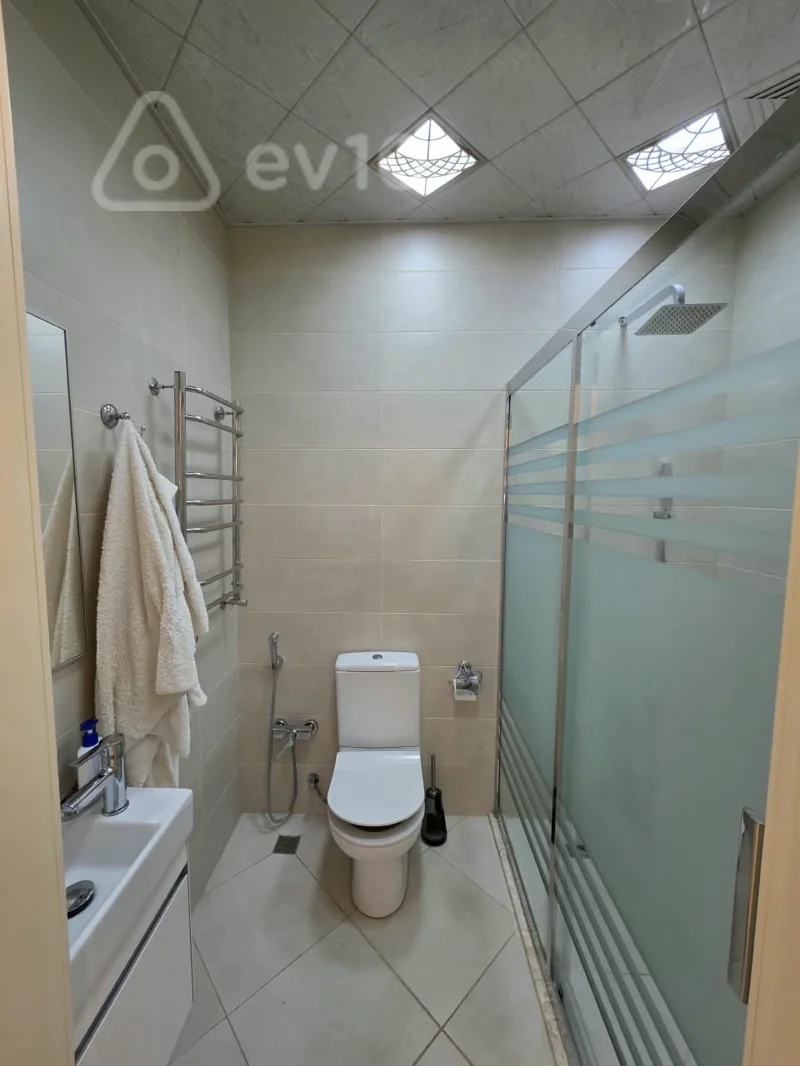 3 otaqlı mənzil, 98 m², İnşaatçılar Prospekti — kirayə — Mənzil, Bakı (10)