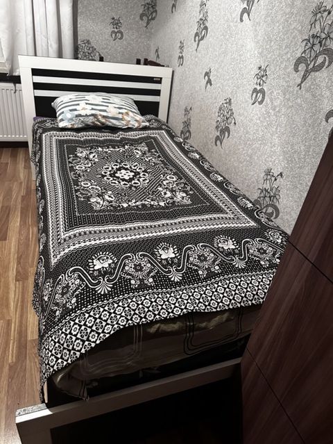 Tək nəfərlik çarpayı - Ölçü: təxmini 90x190 sm (tək ölçü) - Karkas — Sumqayıt