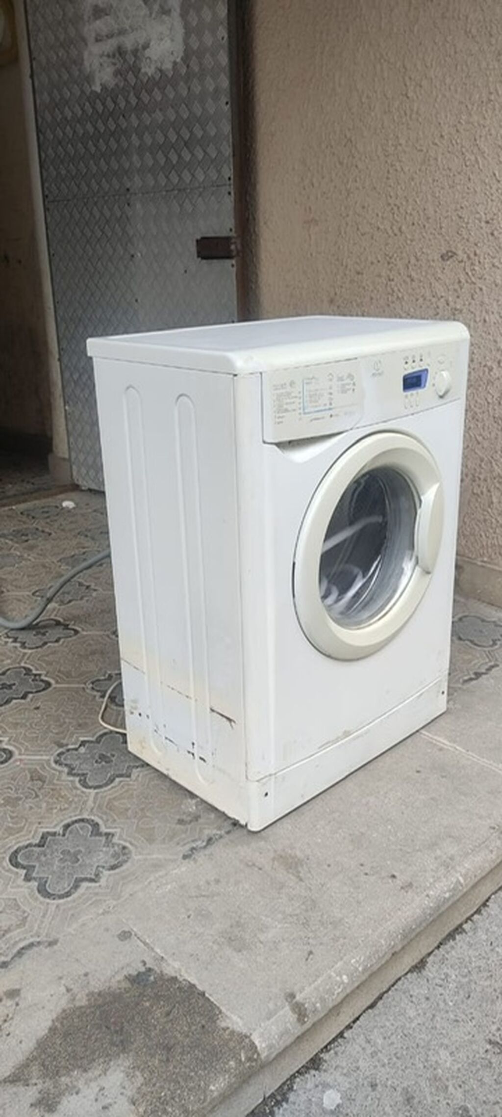 Indesit önyükləməli paltaryuyan maşın - Ön tərəfdən yükləmə, iri — Çamaşır maşınları, Bakı (2)