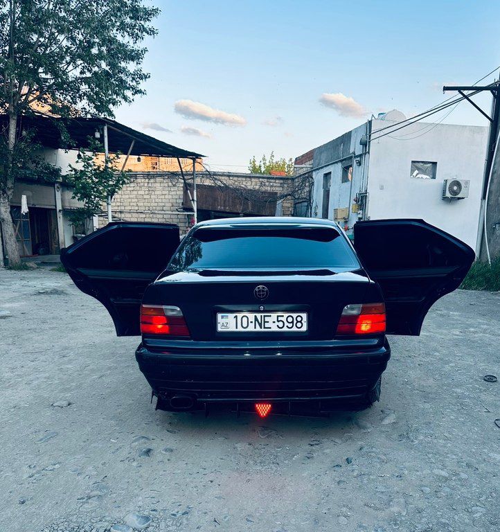 BMW 318, 1.8 L, 1993 il, 235 122 km — Avtomobillər, Gəncə (7)