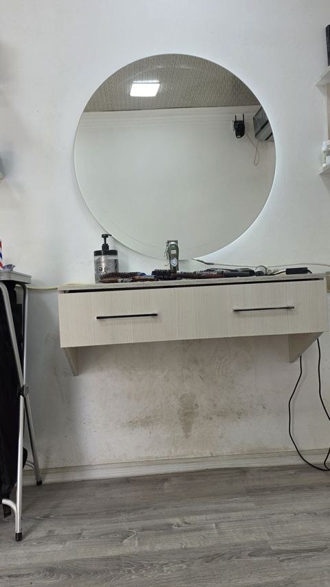 Salon üçün divara quraşdırılan güzgü və iş masası dəsti - Dəyirmi — Gəncə