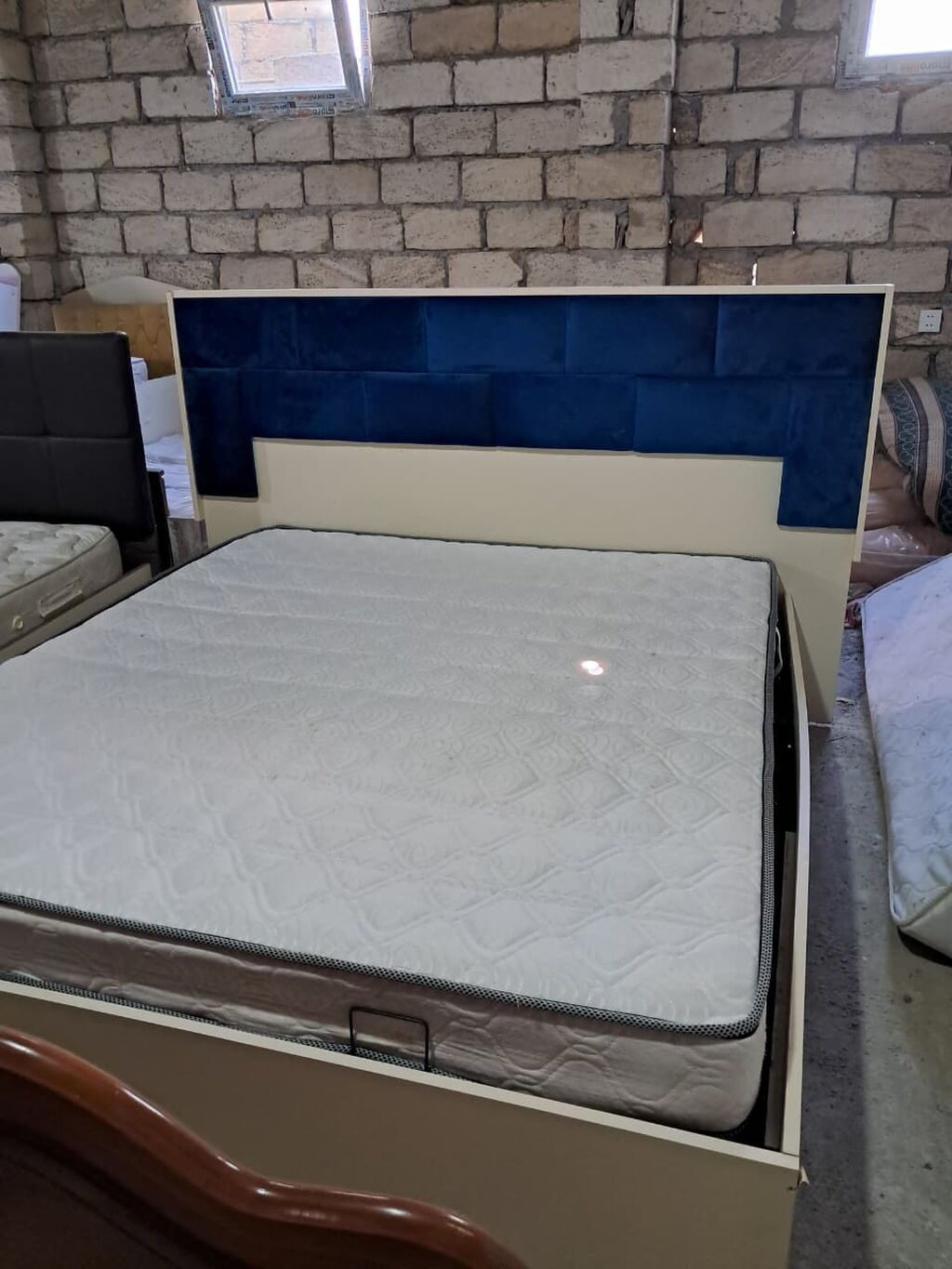 Taxt yaxşı veziyyetde ölçüsü ölçüsü 160*2 bazalidr. 200 manat ünvana — Yataqlar, Bakı