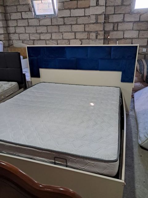 Taxt yaxşı veziyyetde ölçüsü ölçüsü 160*2 bazalidr. 200 manat ünvana — Bakı
