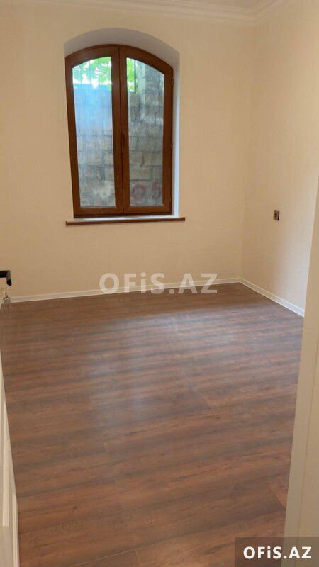 Həyət evləri Satılır Gəncə, Gülüstanda təmirli kürsülü həyət evi, 4 otaq, 203 m² — Ev, villa, Gəncə (5)