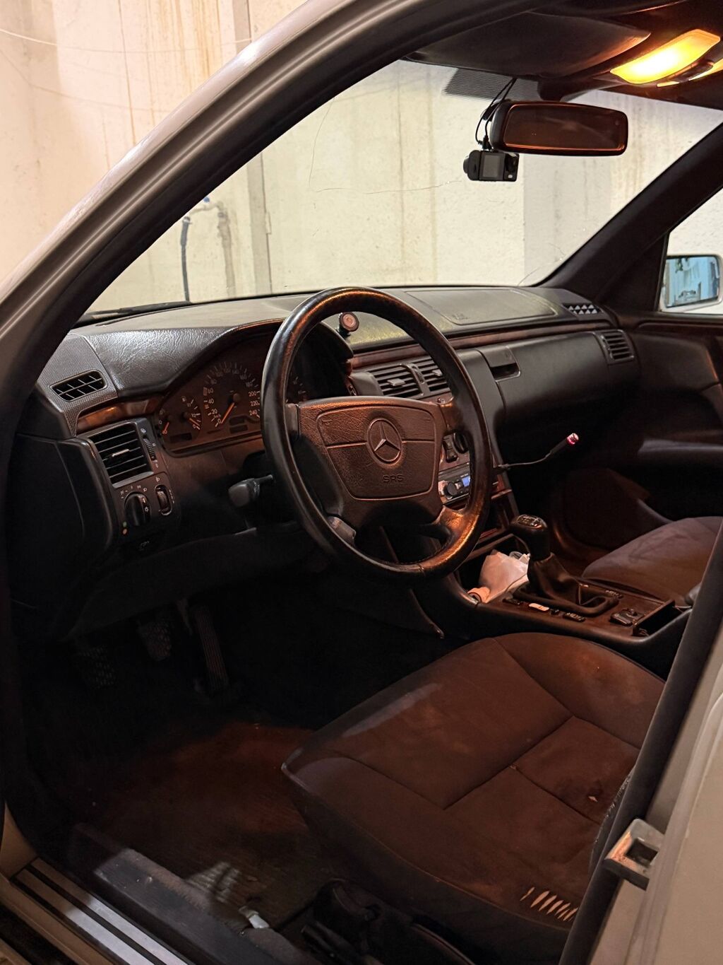 Mercedes-Benz E 200: 2 l 1997 il Sedan — Avtomobillər, Mehdiabad (8)
