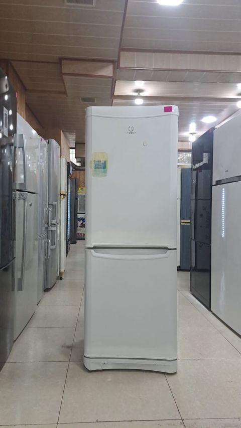 Indesit iki qapılı soyuducu - Rəng: ağ - Qapı düzümü: yuxarıda — Digah
