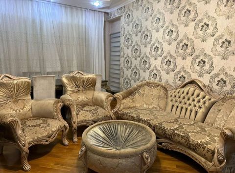 Divan kireslo satlir Qiymet 899 azn.Ünvan Yasamal (9495) Elmira — Qobu
