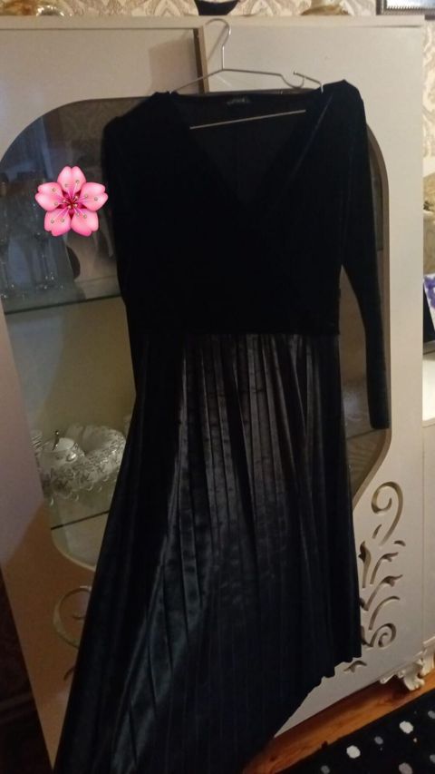 Qara məxməri paltar - Material: yumşaq məxmər - Üst hissə: V-qarmaqlı — Sumqayıt