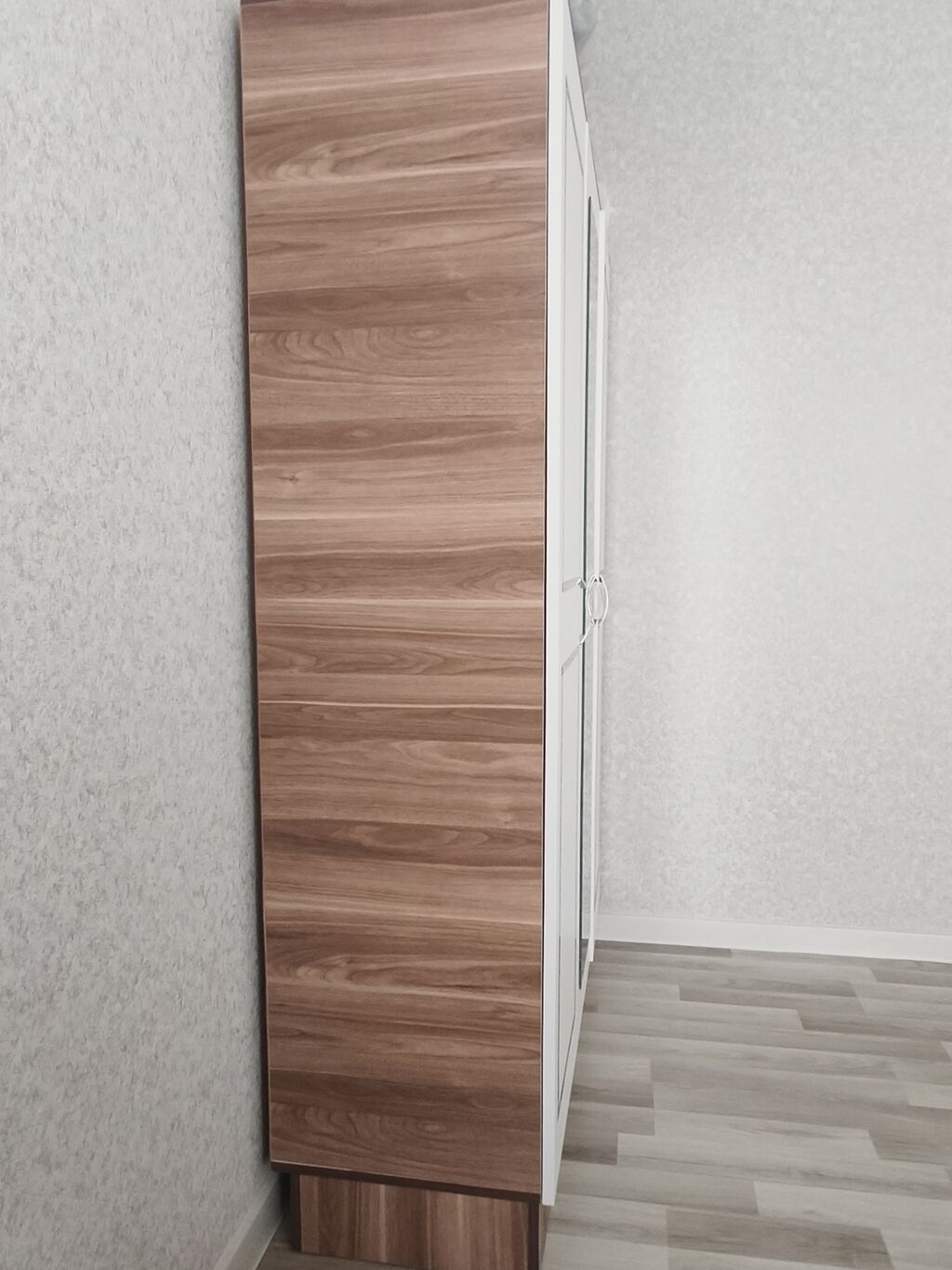 Ağ-qəhvəyi üçqapılı dəhliz/yataq otağı şkafı - Korpus: ağac — Şkaflar, Bakı (2)