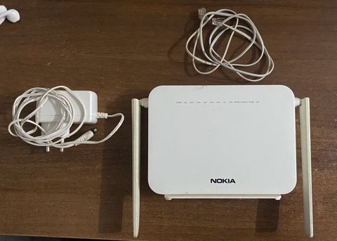 Nokia Wi‑Fi marşrutlayıcı (Nokia ev/soho router) Xüsusiyyətlər: - İki — Bakı
