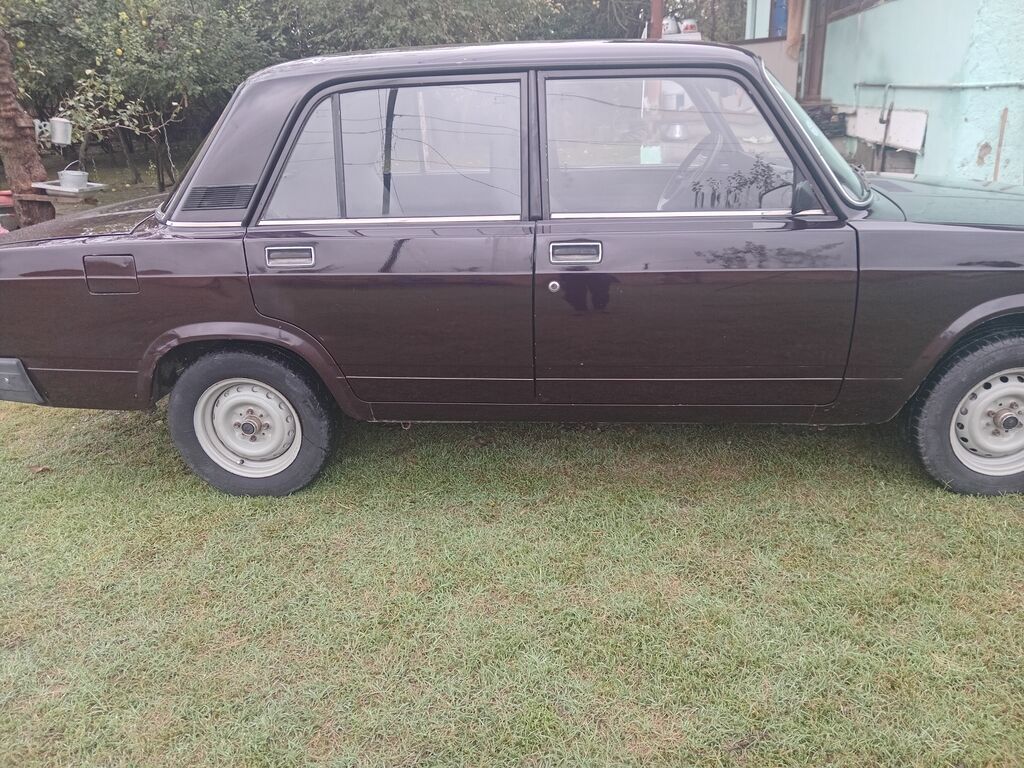 VAZ 2107, sedan, tünd qəhvəyi rəng. Klassik kvadrat dizaynlı kuzov — Avtomobillər, Bakı (4)