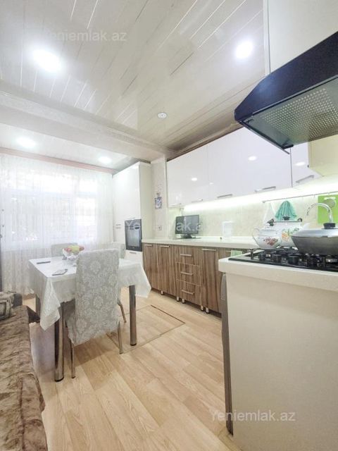 Satılır 2 otaqlı Bina evi menzil (Köhnə tikili), 60 m², 17-ci mikrorayon — Sumqayıt
