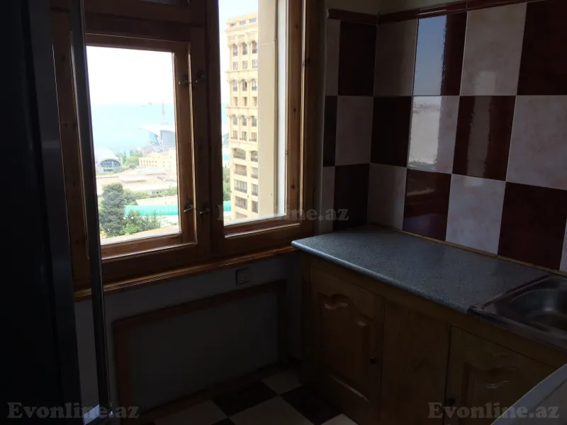 Satılır 1 otaqlı Mənzil Köhnə tikili 40 m² Bakı, Səbail r — Mənzil, Bakı (5)