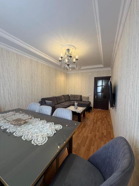 Satılır 5 otaqlı köhnə tikili 120 m² — Bakı